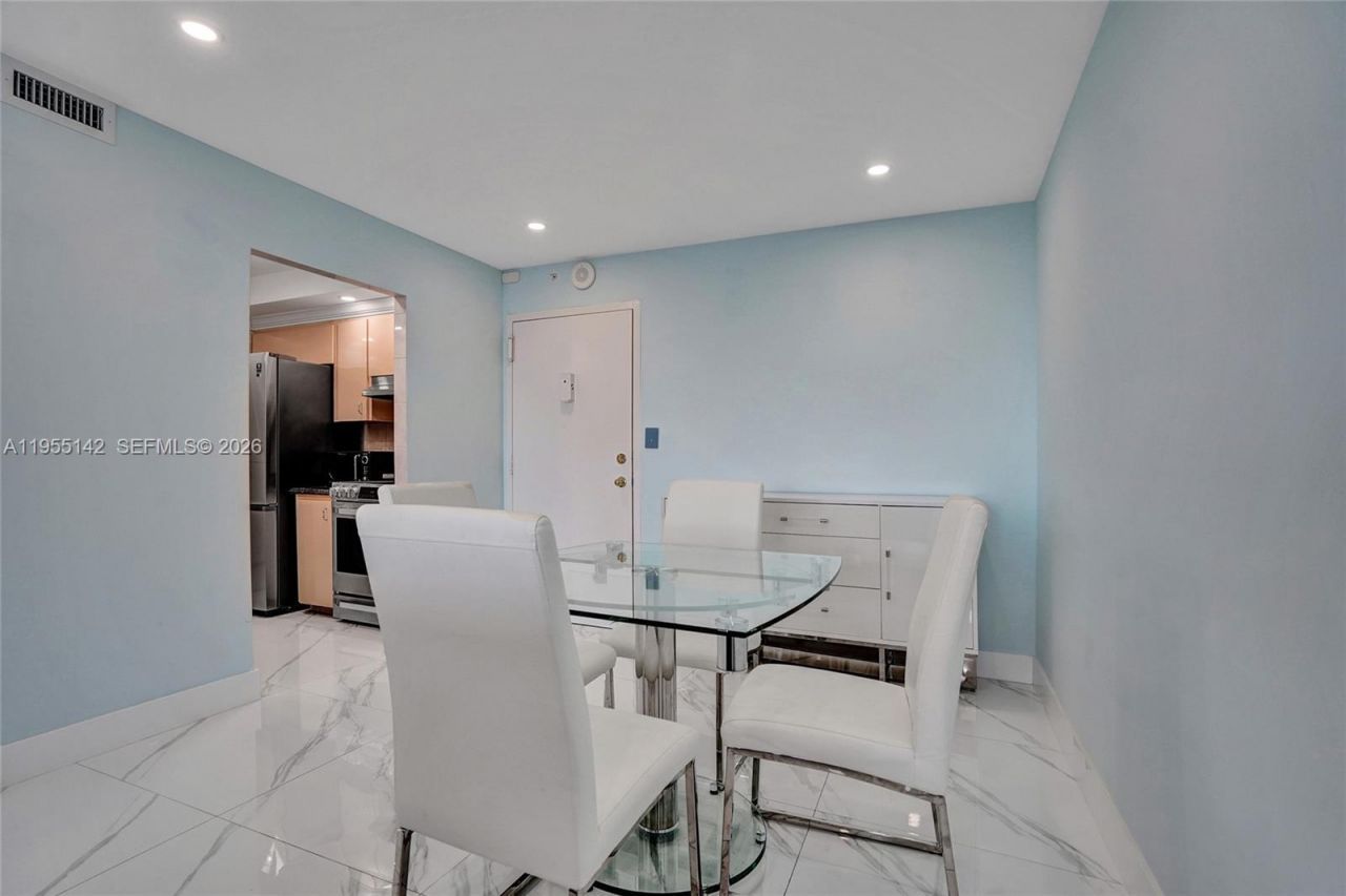 111 Briny Ave, Unit 25-10, Pompano Beach, FL 33062 Photo