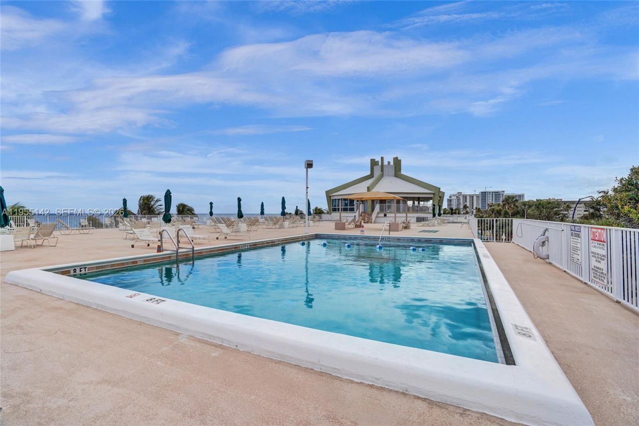 111 Briny Ave, Unit 25-10, Pompano Beach, FL 33062 Photo