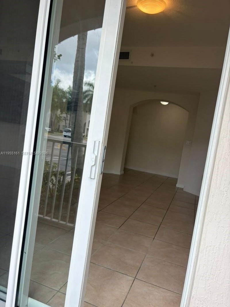 11601 NW 89th St, Unit 107, Doral, FL 33178 Photo