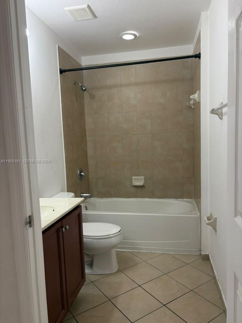 11601 NW 89th St, Unit 107, Doral, FL 33178 Photo
