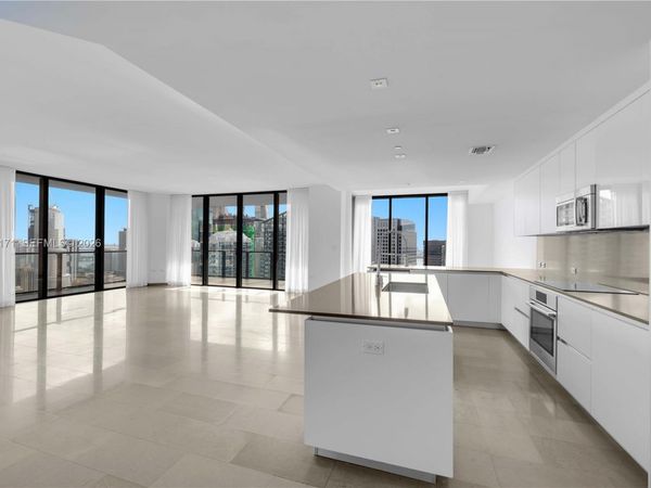 88 SW 7th St, Unit 3711, Miami, FL 33130