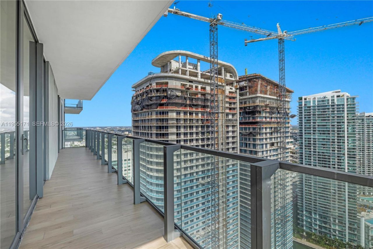 88 SW 7th St, Unit 3711, Miami, FL 33130 Photo