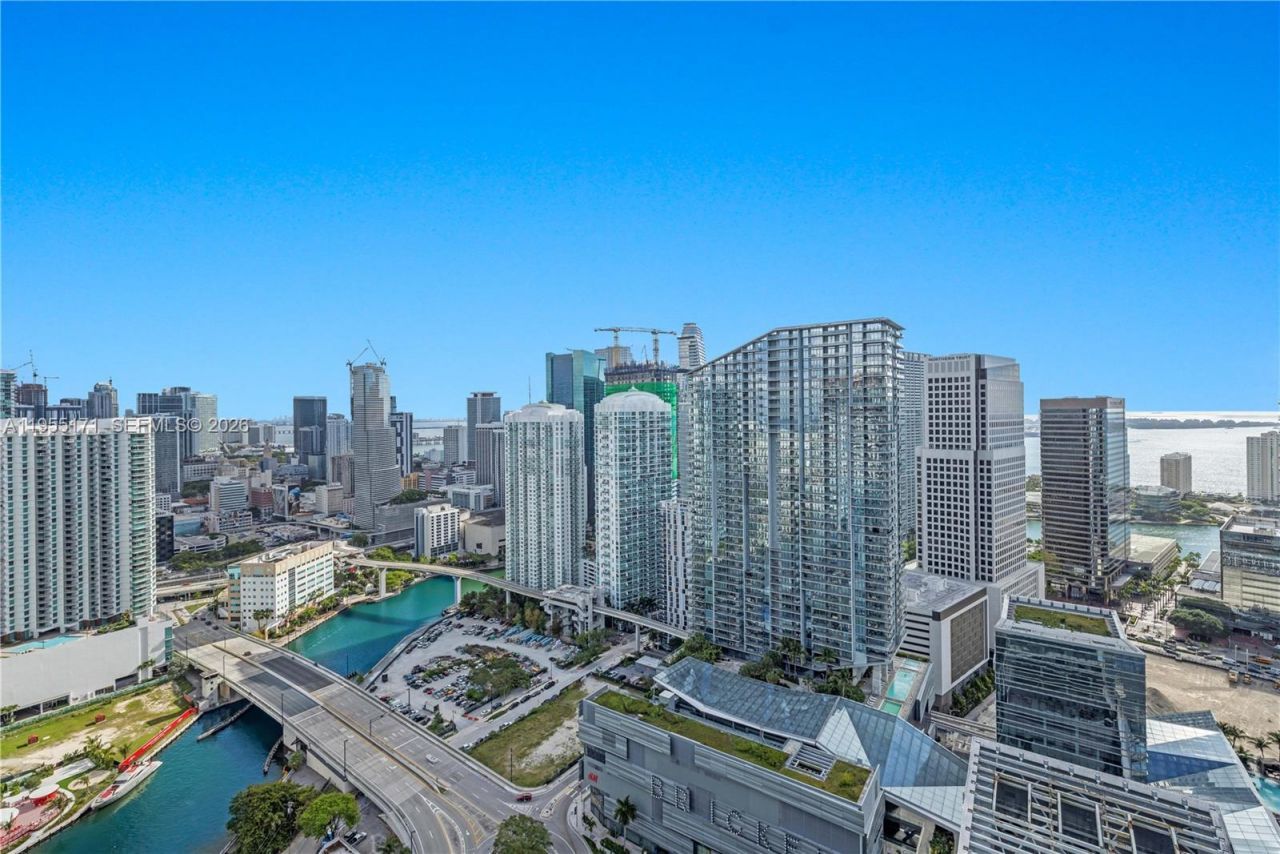 88 SW 7th St, Unit 3711, Miami, FL 33130 Photo