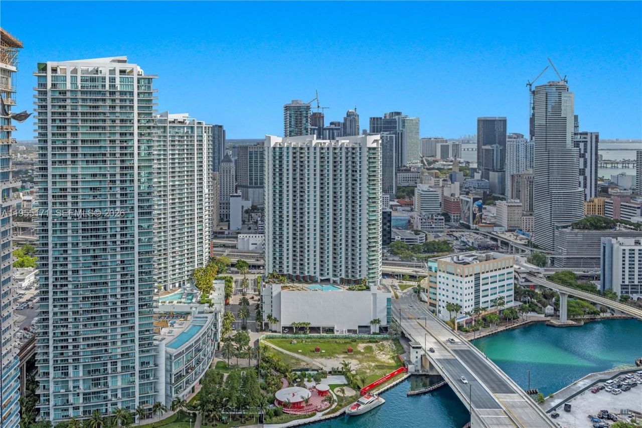 88 SW 7th St, Unit 3711, Miami, FL 33130 Photo