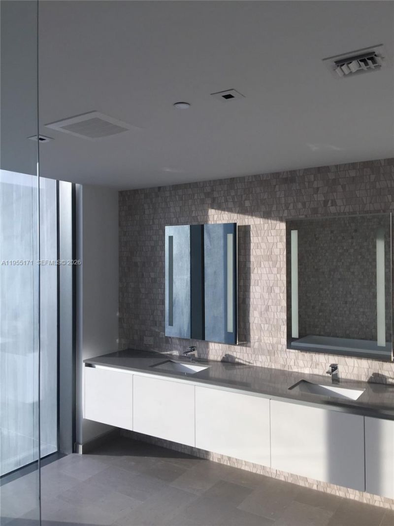 88 SW 7th St , Unit 3711, Miami, FL 33130 Photo