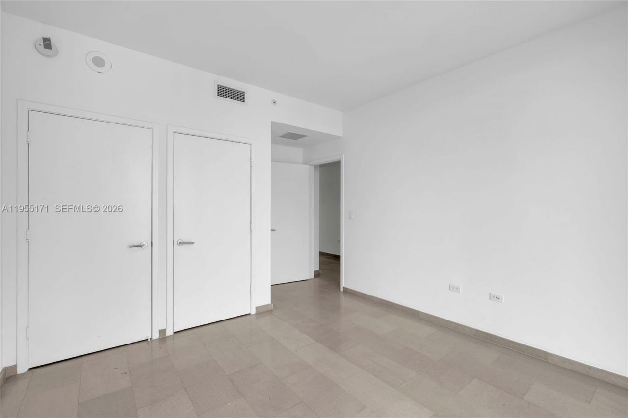 88 SW 7th St, Unit 3711, Miami, FL 33130 Photo