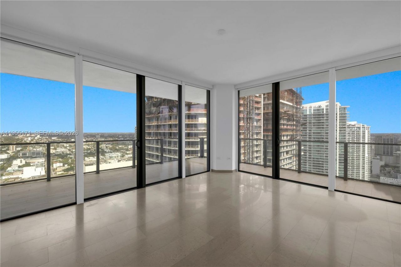 88 SW 7th St, Unit 3711, Miami, FL 33130 Photo