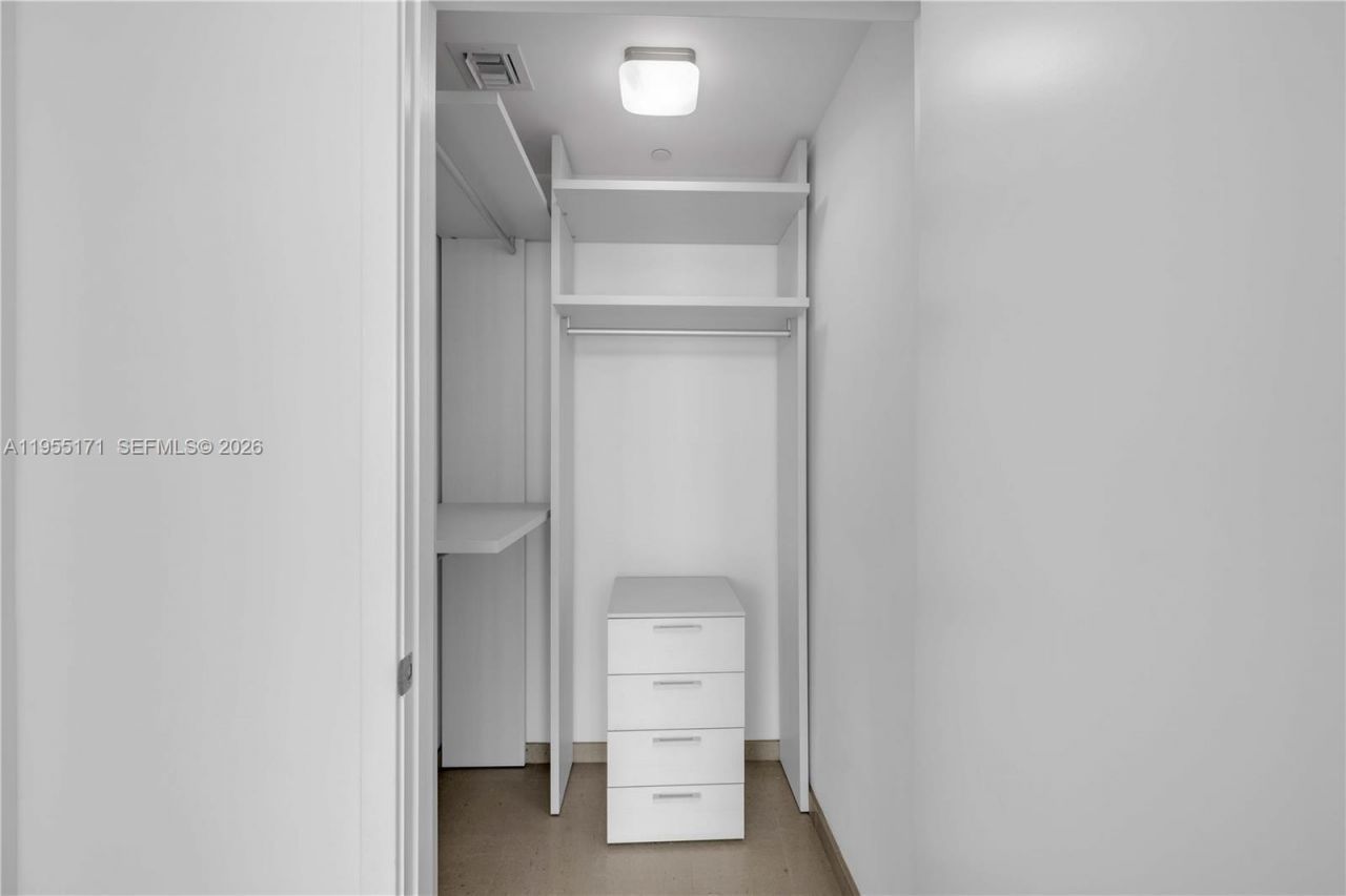 88 SW 7th St, Unit 3711, Miami, FL 33130 Photo