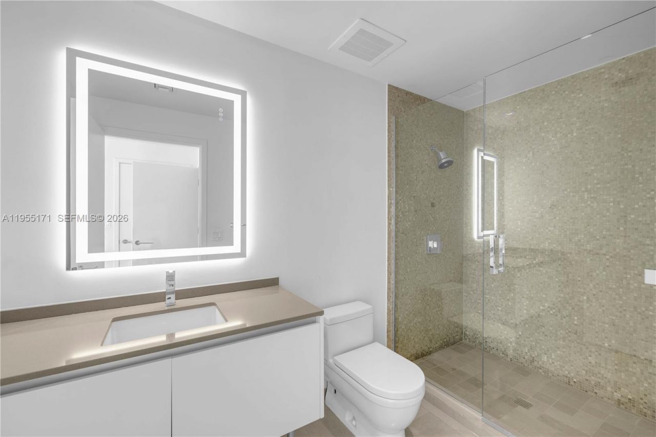 88 SW 7th St, Unit 3711, Miami, FL 33130 Photo