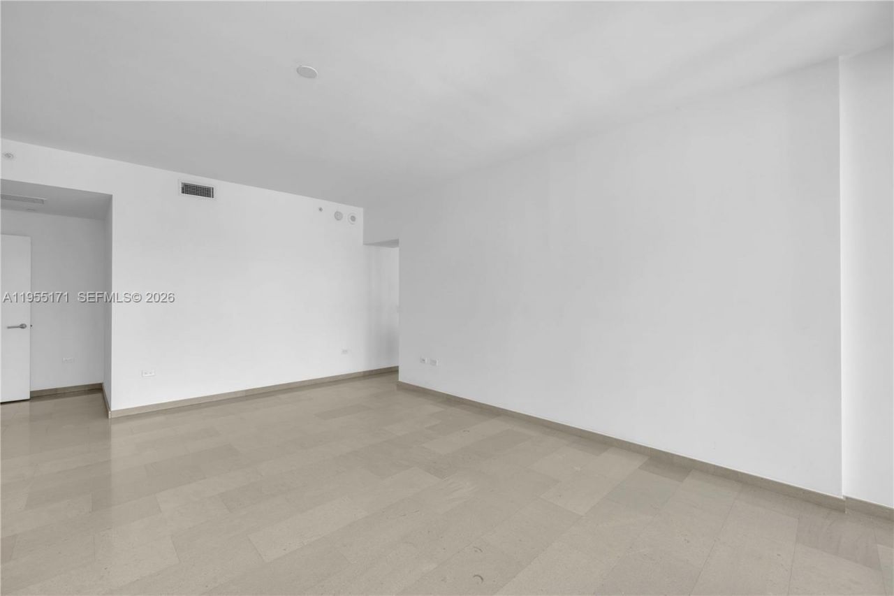 88 SW 7th St, Unit 3711, Miami, FL 33130 Photo