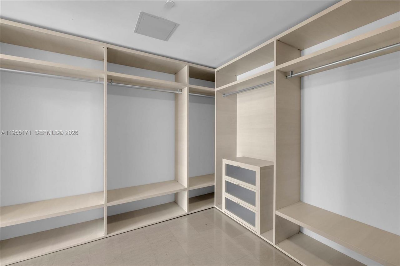 88 SW 7th St, Unit 3711, Miami, FL 33130 Photo