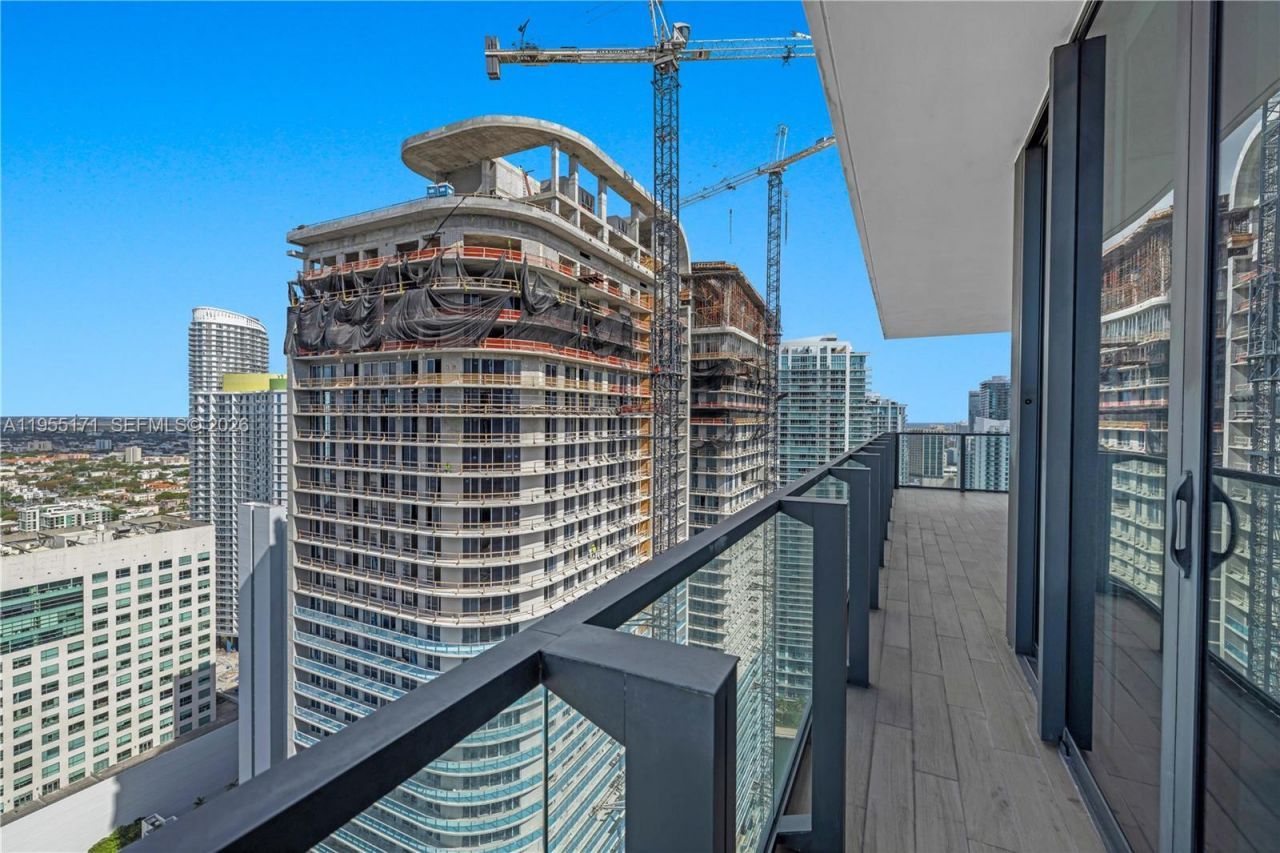 88 SW 7th St, Unit 3711, Miami, FL 33130 Photo