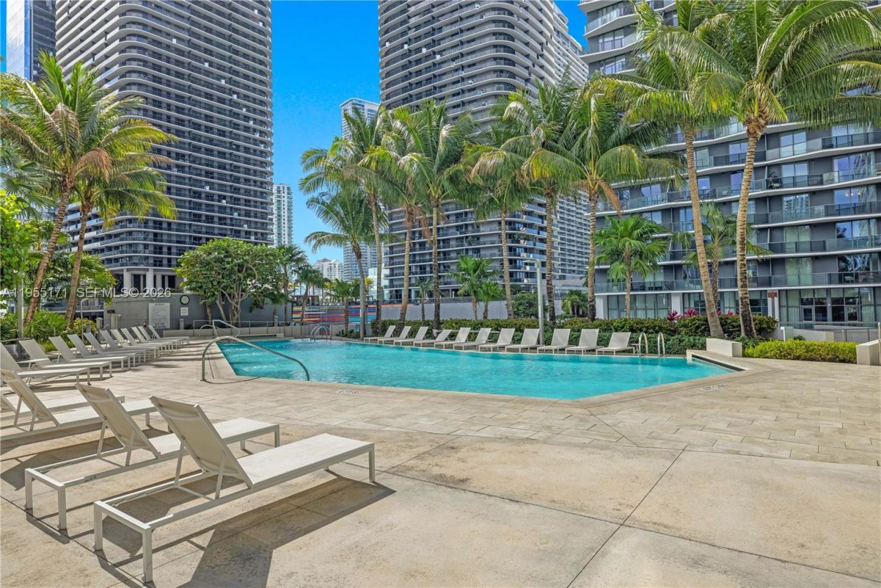 88 SW 7th St, Unit 3711, Miami, FL 33130 Photo