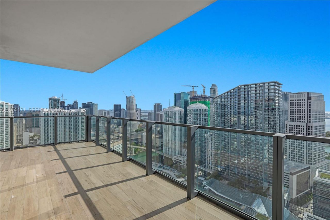 88 SW 7th St, Unit 3711, Miami, FL 33130 Photo