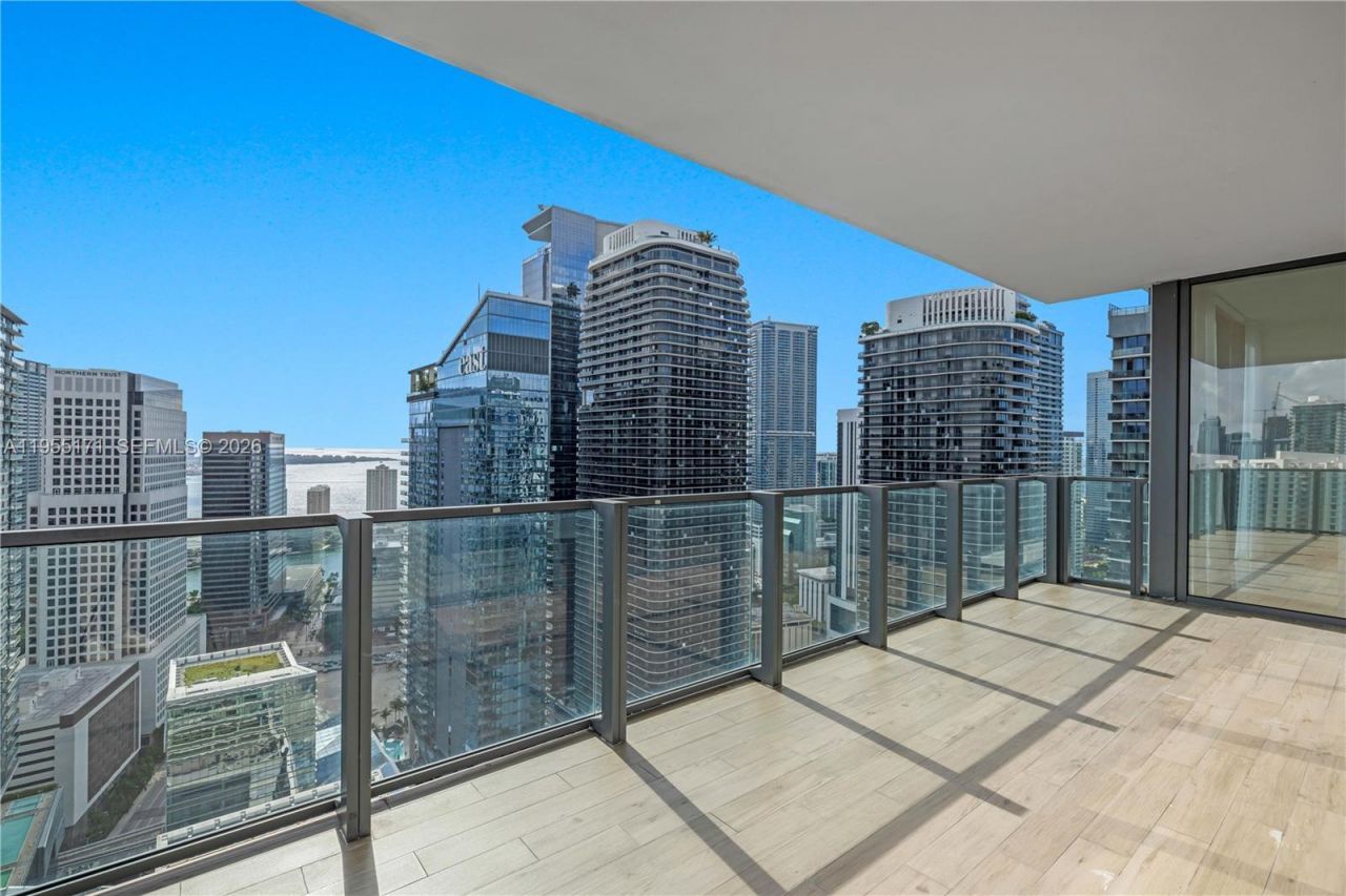 88 SW 7th St, Unit 3711, Miami, FL 33130 Photo