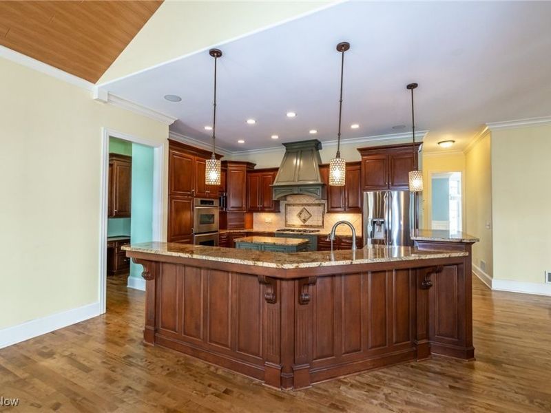 4025 Meadowvale Court, Akron, OH 44333 Photo 12