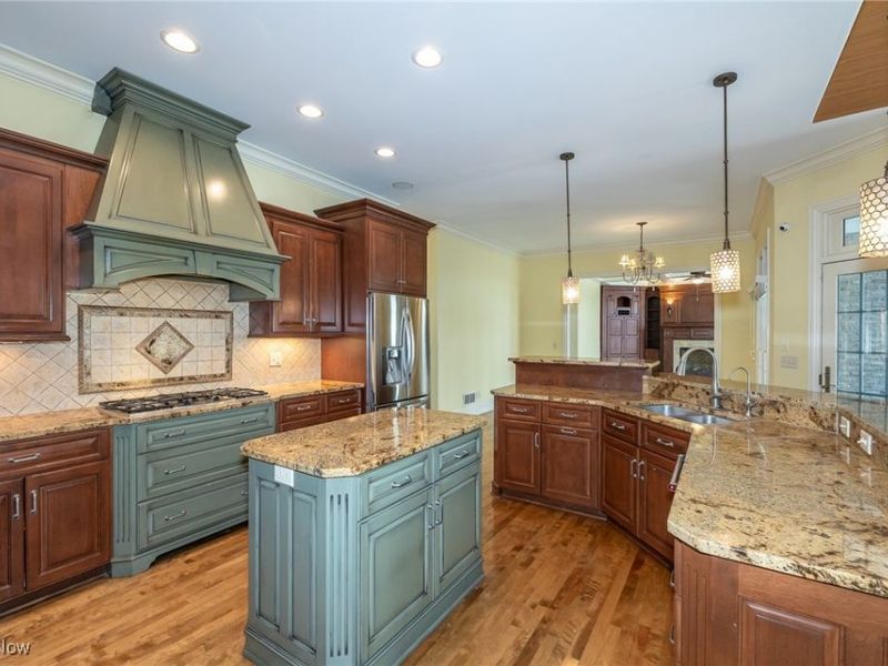 4025 Meadowvale Court, Akron, OH 44333 Photo 13