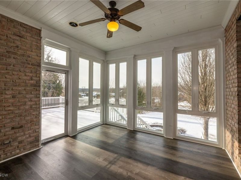 4025 Meadowvale Court, Akron, OH 44333 Photo 18