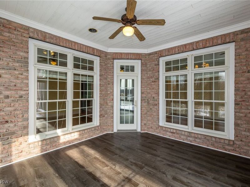 4025 Meadowvale Court, Akron, OH 44333 Photo 19