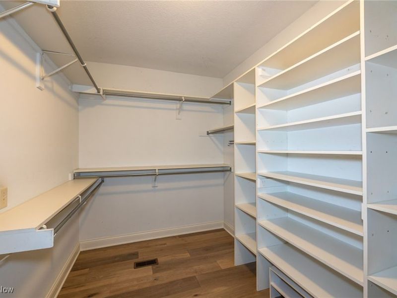 4025 Meadowvale Court, Akron, OH 44333 Photo 26