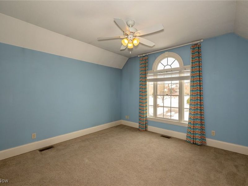 4025 Meadowvale Court, Akron, OH 44333 Photo 32