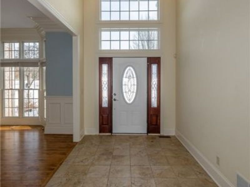 4025 Meadowvale Court, Akron, OH 44333 Photo 4