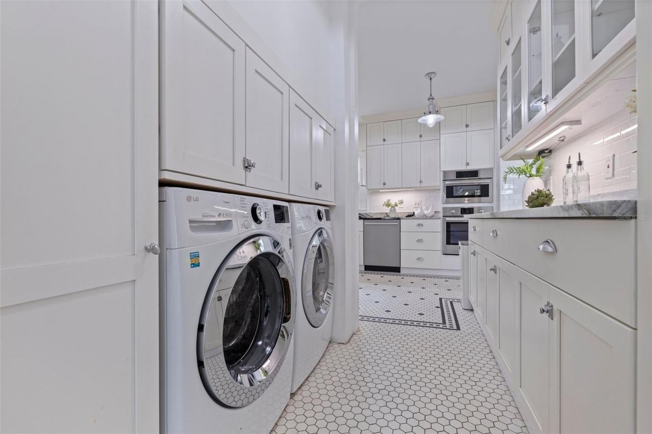 1920 Cherry Street Ne, Saint Petersburg, FL 33704 Photo