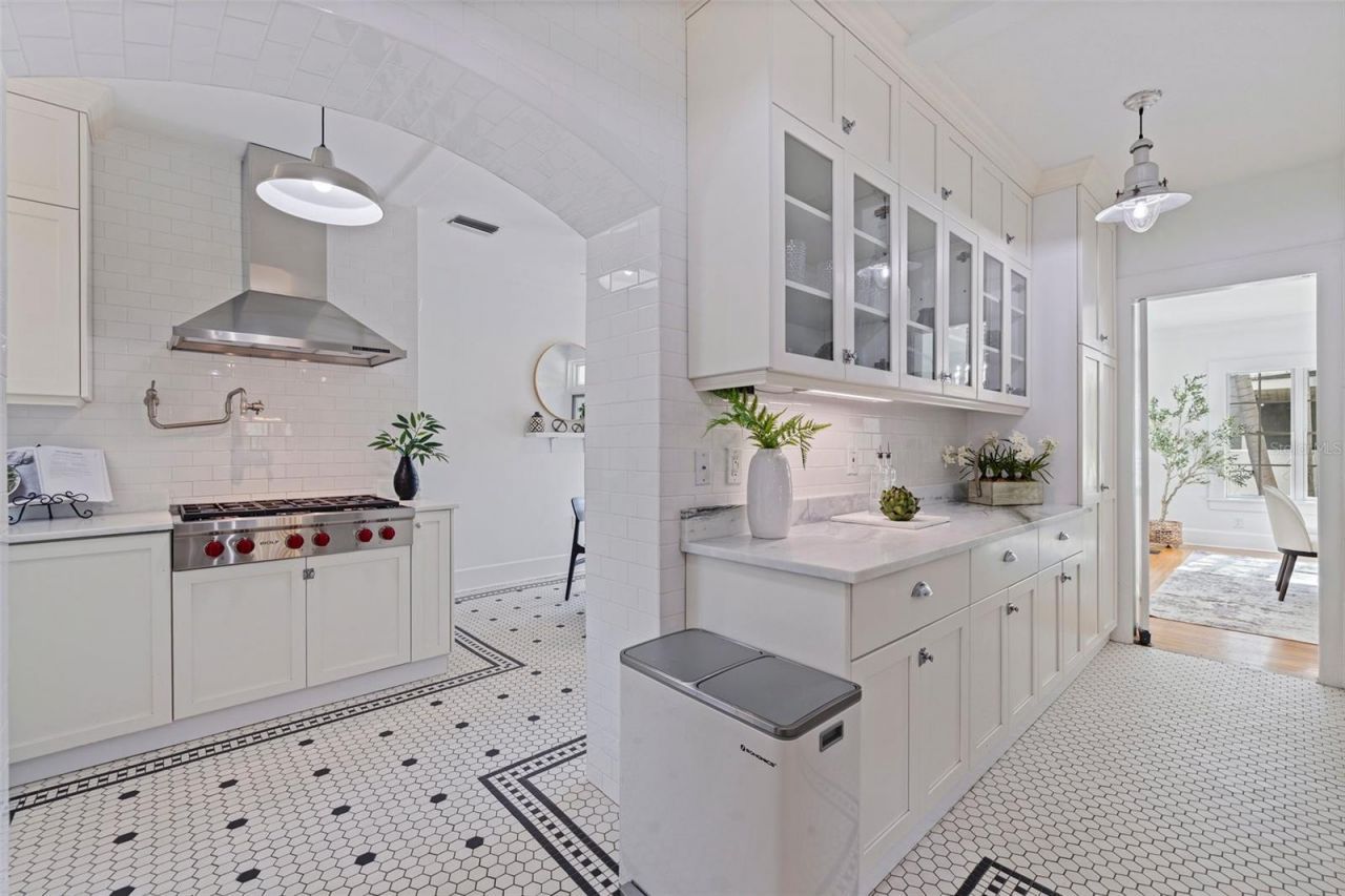 1920 Cherry Street Ne, Saint Petersburg, FL 33704 Photo