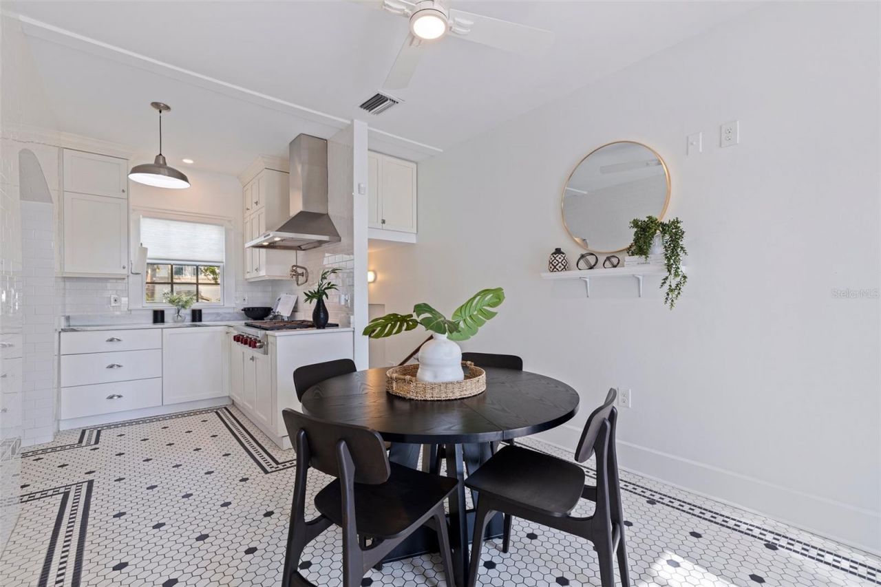 1920 Cherry Street Ne, Saint Petersburg, FL 33704 Photo