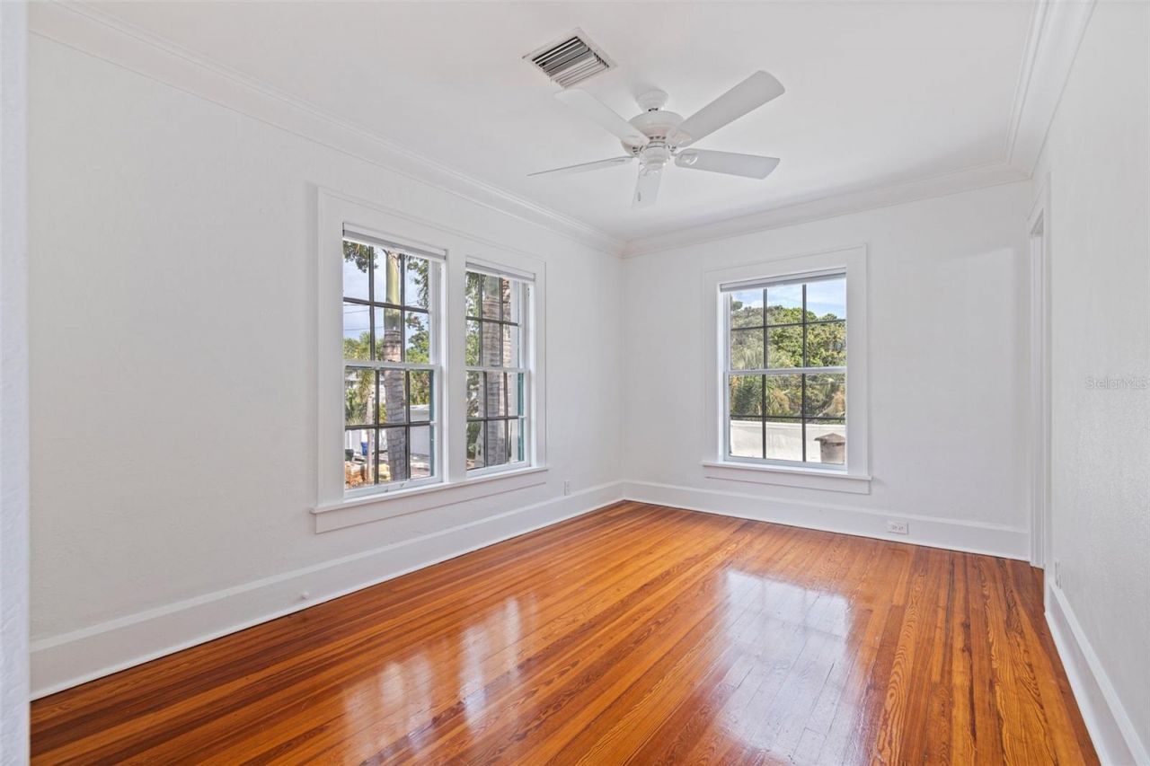 1920 Cherry Street Ne, Saint Petersburg, FL 33704 Photo