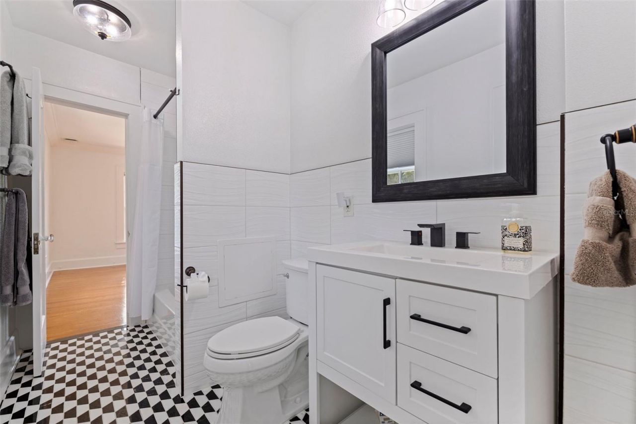 1920 Cherry Street Ne, Saint Petersburg, FL 33704 Photo