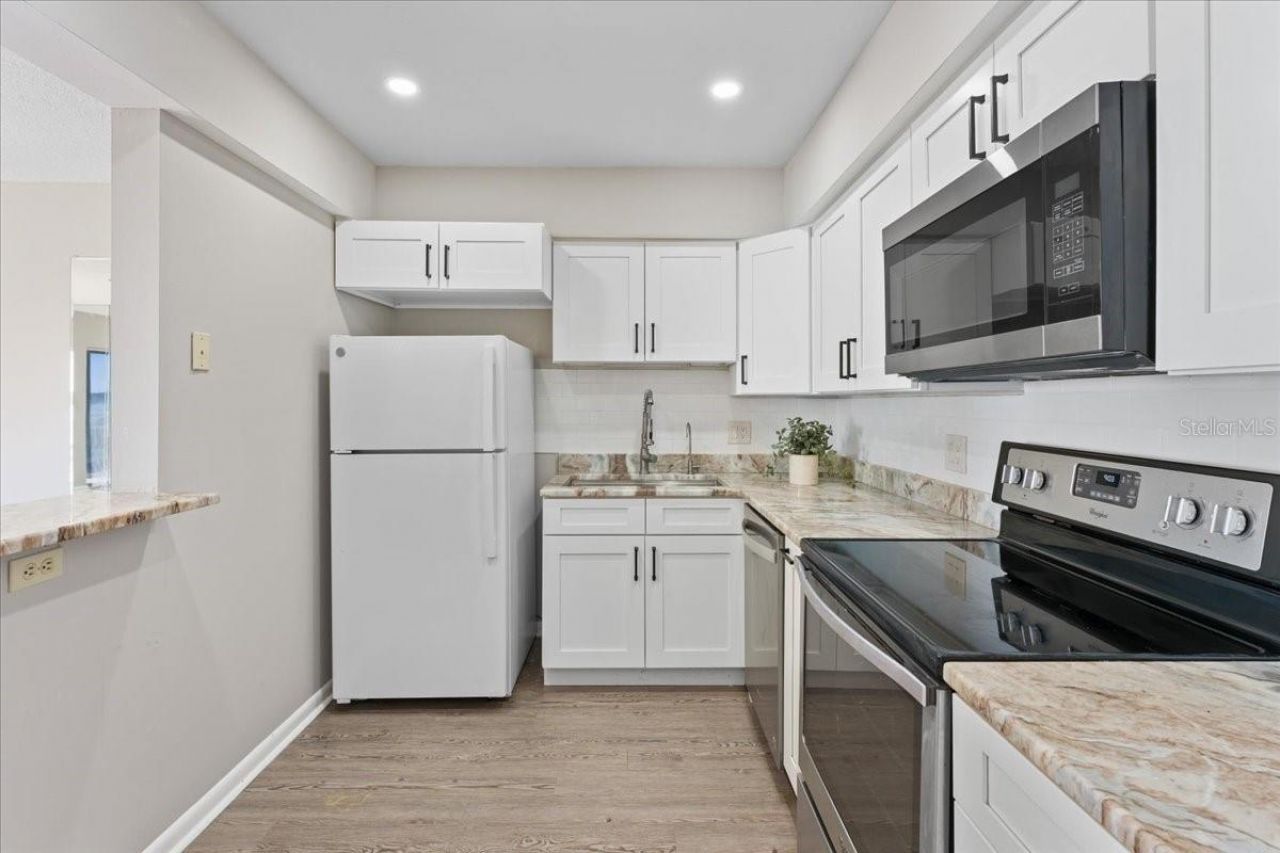 4900 Brittany Drive S, Unit 610, Saint Petersburg, FL 33715 Photo