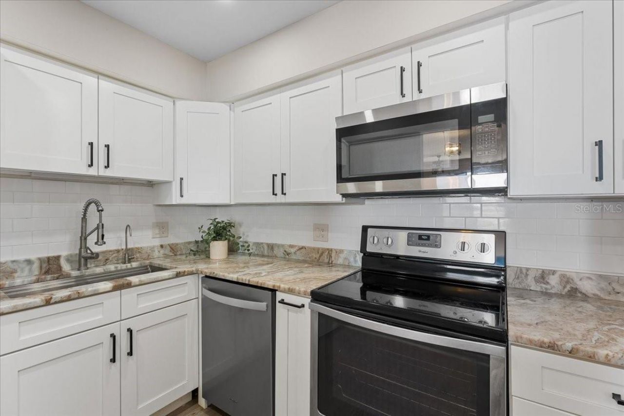 4900 Brittany Drive S, Unit 610, Saint Petersburg, FL 33715 Photo