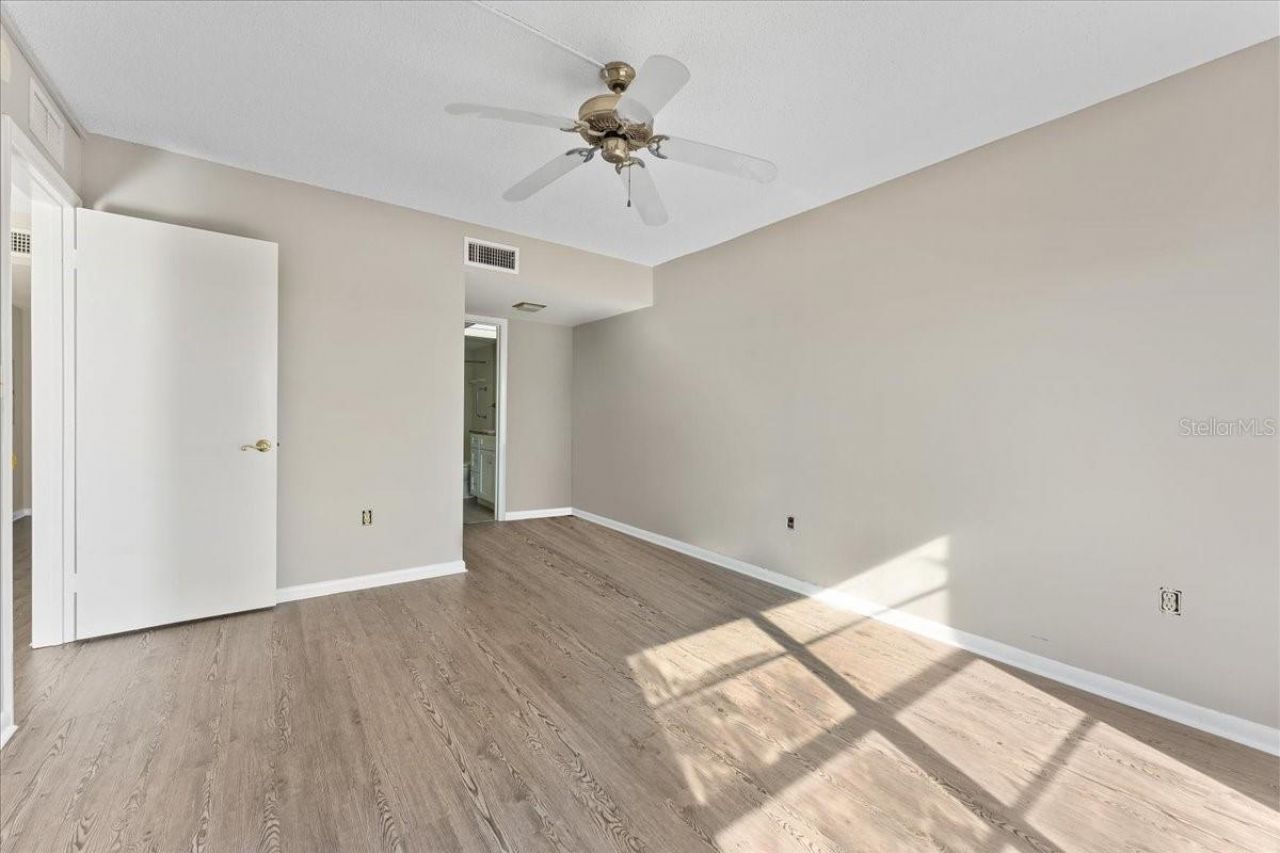 4900 Brittany Drive S, Unit 610, Saint Petersburg, FL 33715 Photo