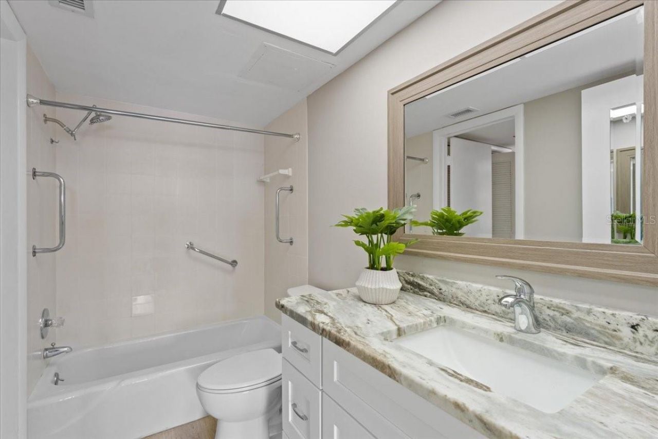 4900 Brittany Drive S, Unit 610, Saint Petersburg, FL 33715 Photo