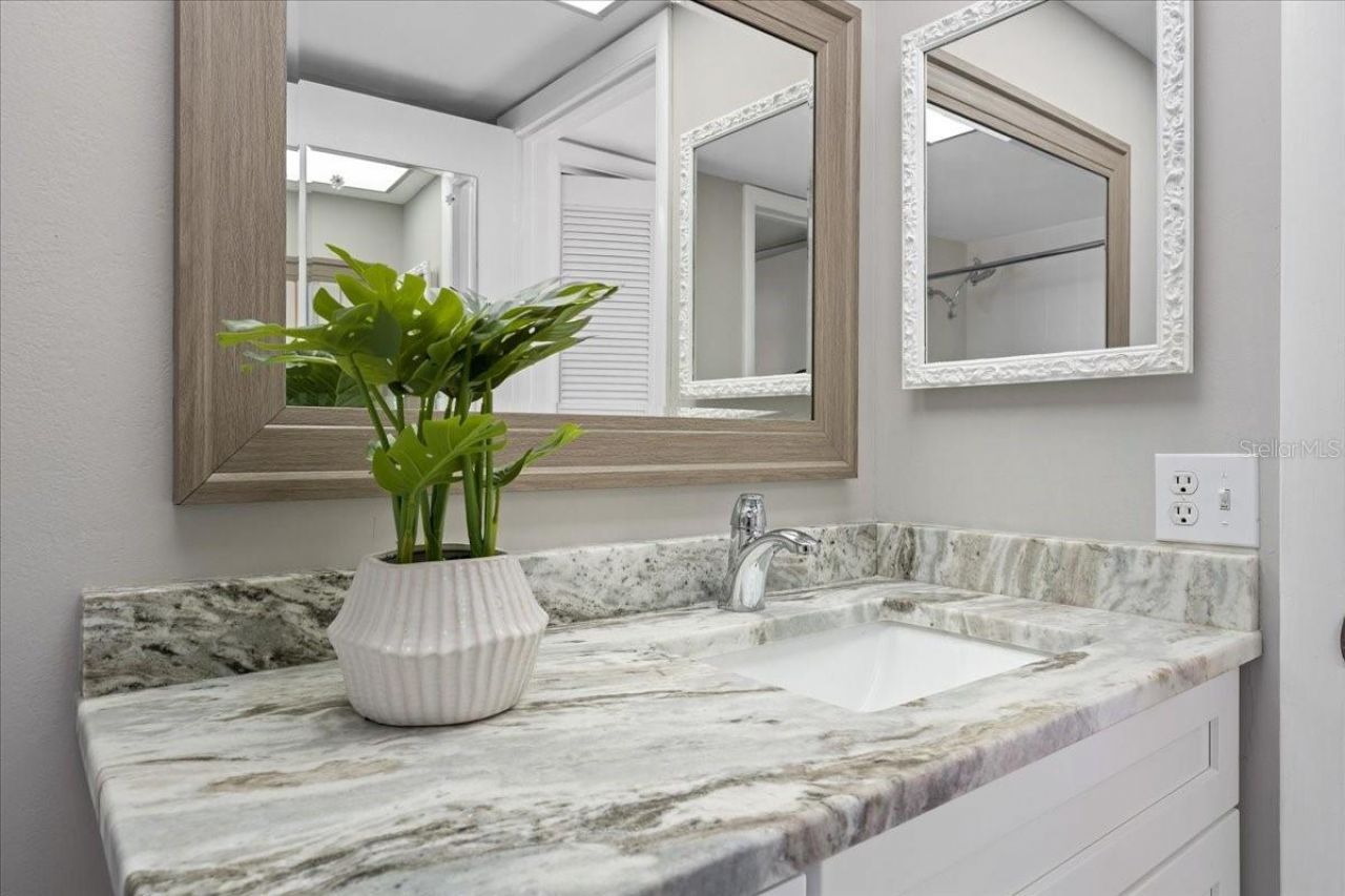 4900 Brittany Drive S, Unit 610, Saint Petersburg, FL 33715 Photo