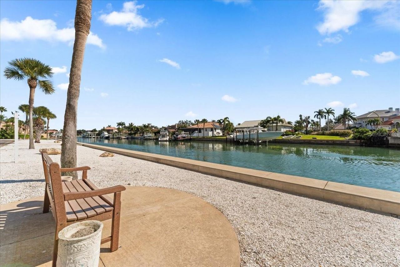 4900 Brittany Drive S, Unit 610, Saint Petersburg, FL 33715 Photo