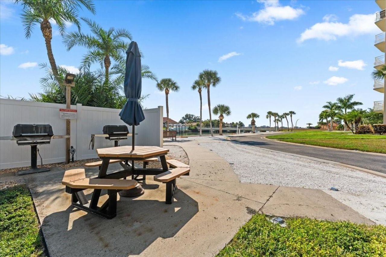 4900 Brittany Drive S, Unit 610, Saint Petersburg, FL 33715 Photo