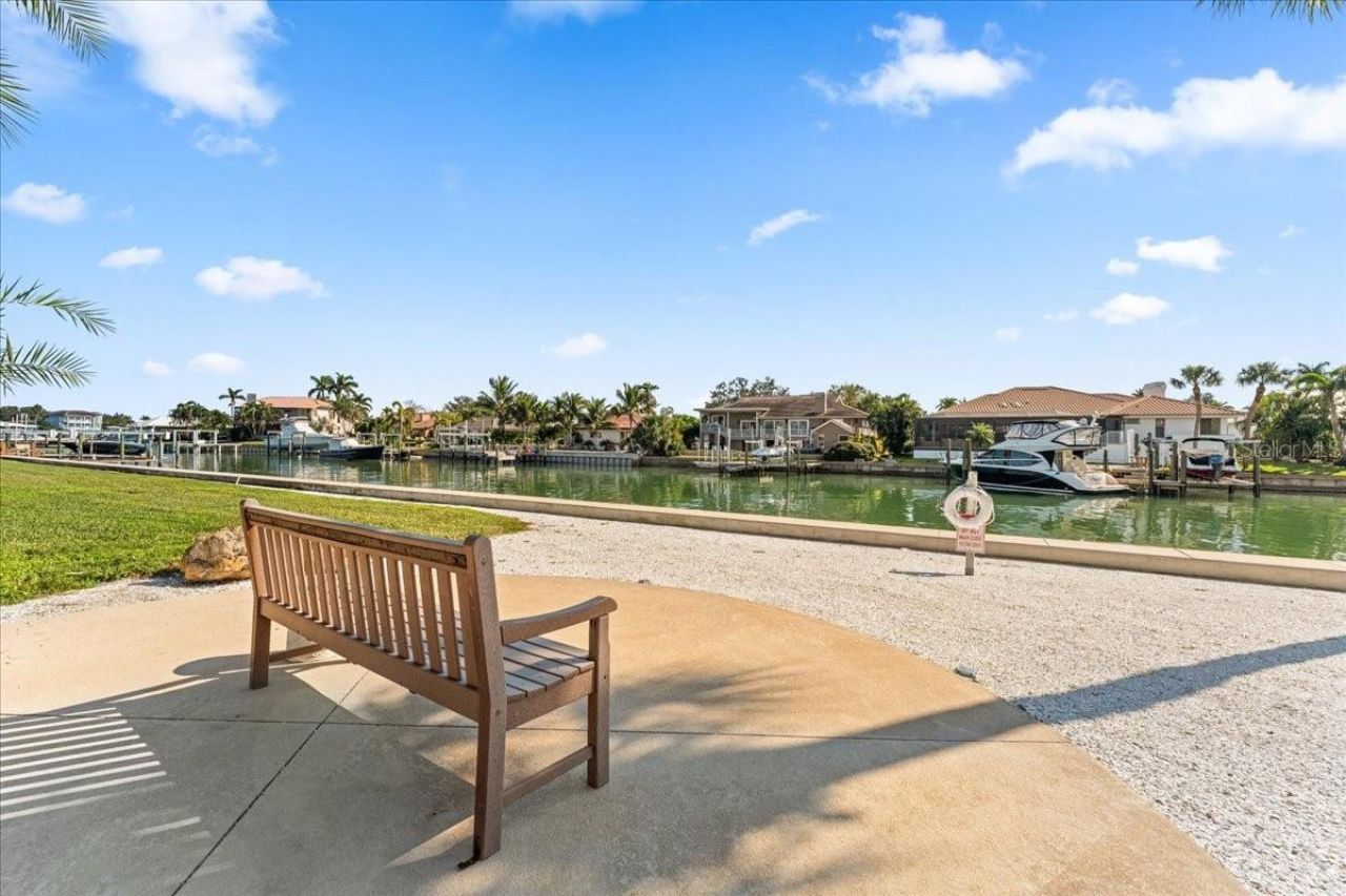 4900 Brittany Drive S, Unit 610, Saint Petersburg, FL 33715 Photo