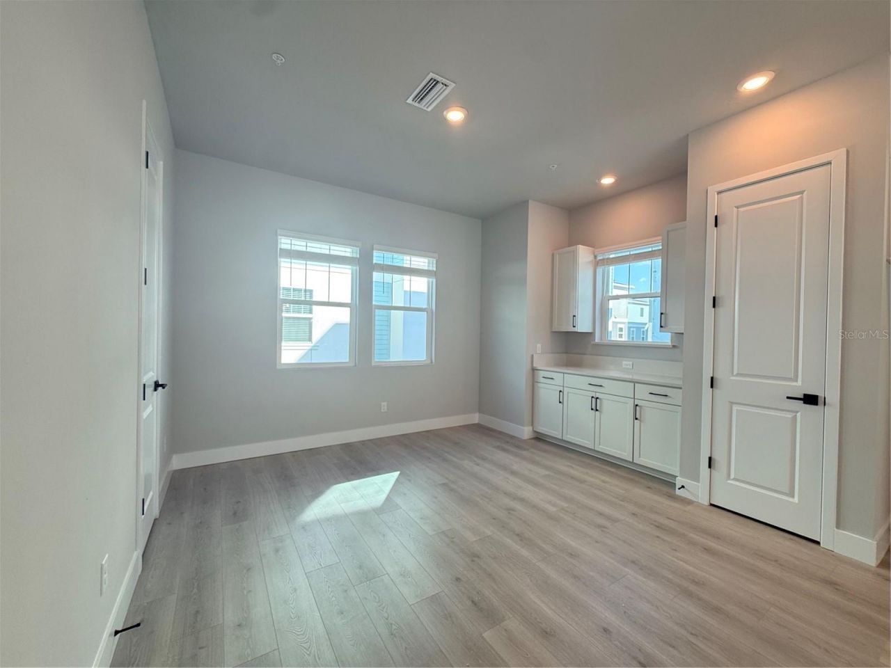 482 31st Way N, Saint Petersburg, FL 33713 Photo