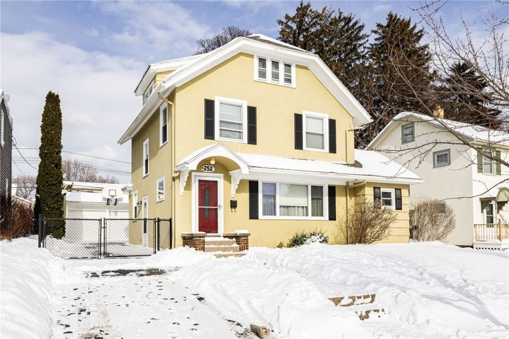 252 Brockley Road, Rochester, NY 14609 Main Photo