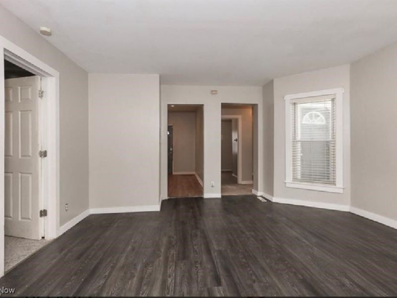 10904 Dixon Road, Cleveland, OH 44111 Photo 4