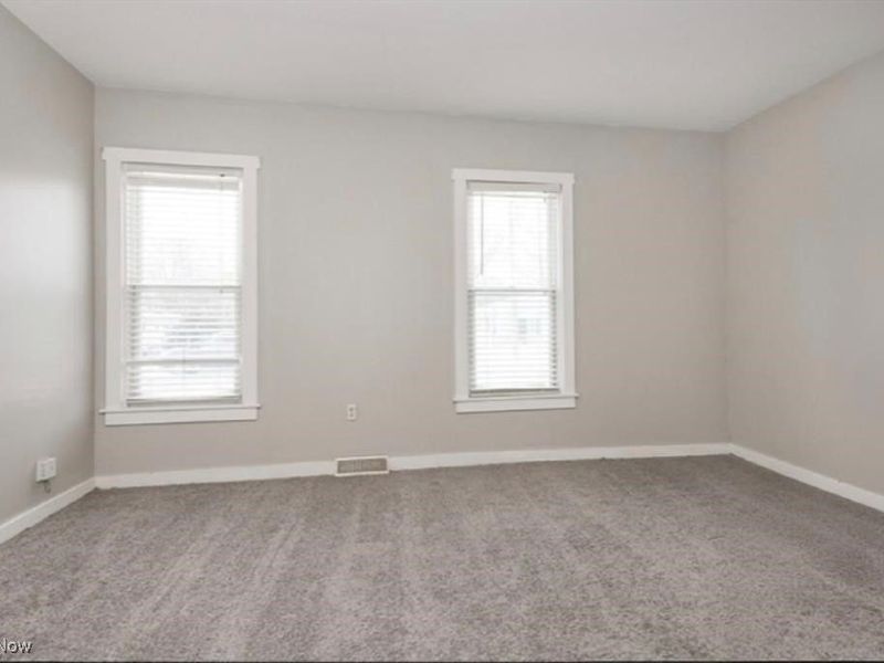 10904 Dixon Road, Cleveland, OH 44111 Photo 8