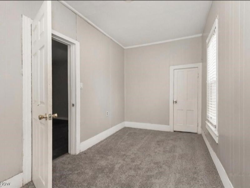 10904 Dixon Road, Cleveland, OH 44111 Photo 9