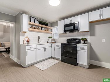 5239 S 21st Street, Omaha, NE 68107