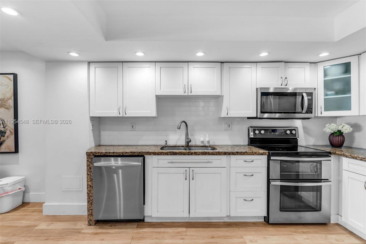 6611 SW 72nd St, Unit 38, South Miami, FL 33143 Photo