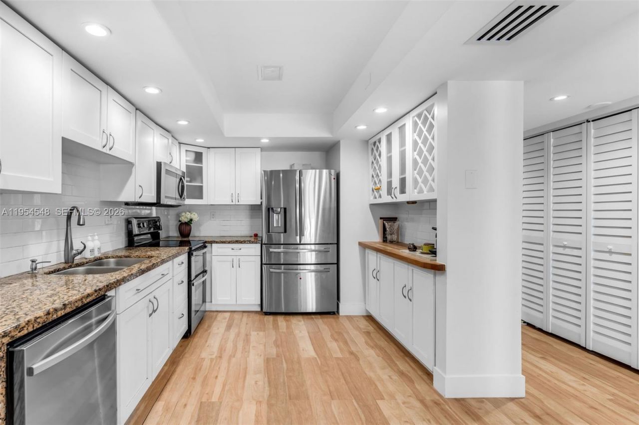 6611 SW 72nd St, Unit 38, South Miami, FL 33143 Photo