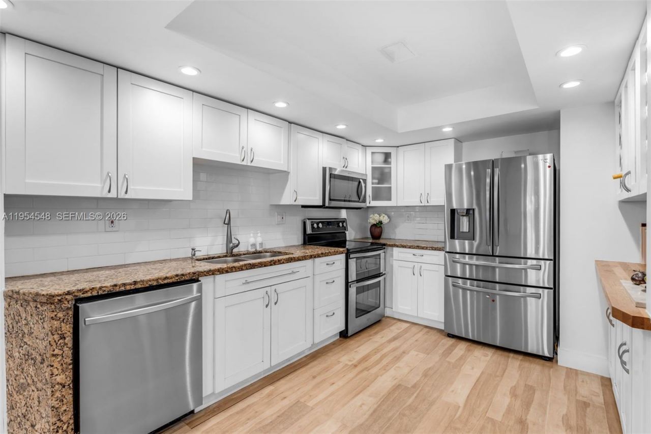 6611 SW 72nd St, Unit 38, South Miami, FL 33143 Photo