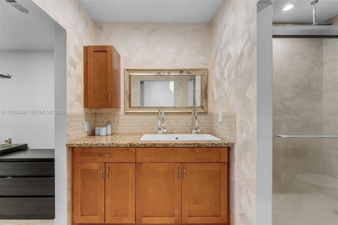 6611 SW 72nd St, Unit 38, South Miami, FL 33143 Photo