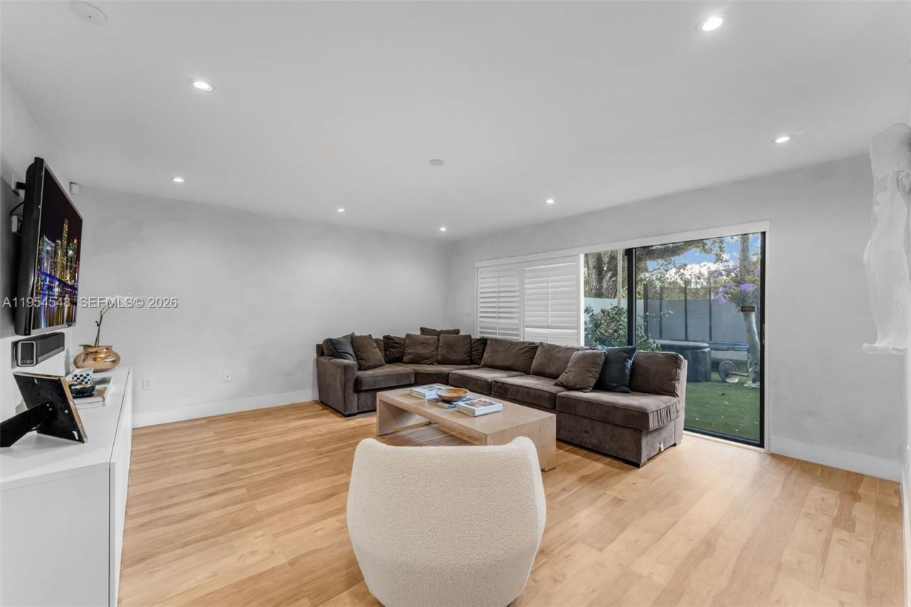 6611 SW 72nd St, Unit 38, South Miami, FL 33143 Photo